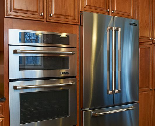 Kitchen Cabinets and Appliances