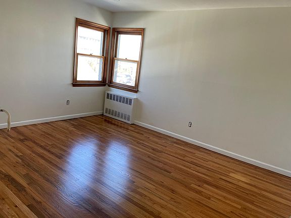 3rd image of 18 Lincoln Ct #2