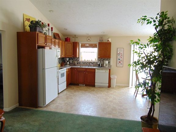 3rd image of 4504 Mayflower Dr