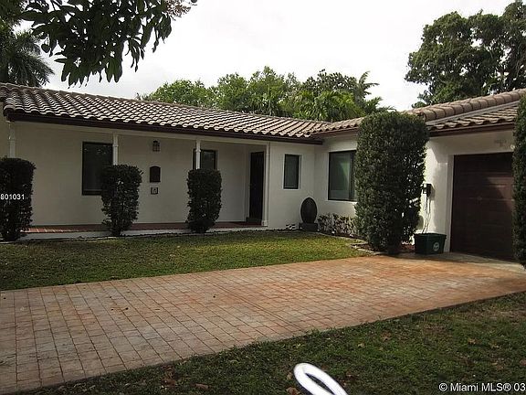 3rd image of 9350 NE 9th Pl #1