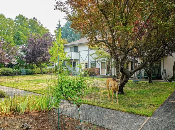 495 Chestnut St APT 20, Ashland, OR 97520