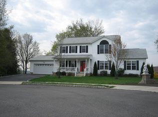 580 Perlee Ave, Raritan, NJ 08869
