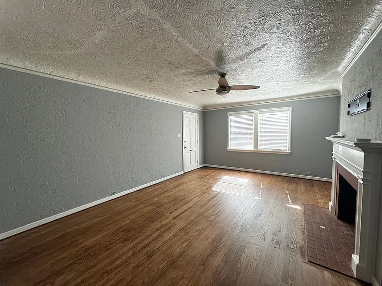 4027 Herschel Ave — Photo 5