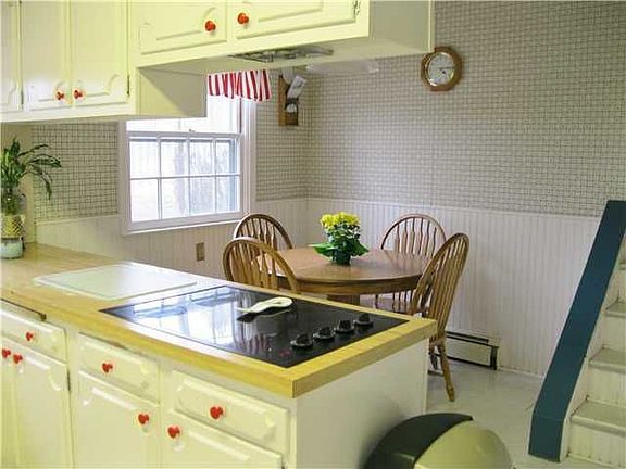 3rd image of 54 Ruskin Ct