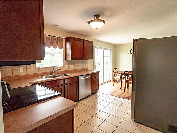4th image of 5987 Sunscape Dr NE