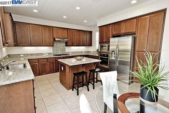 5th image of 5089 Enderby St