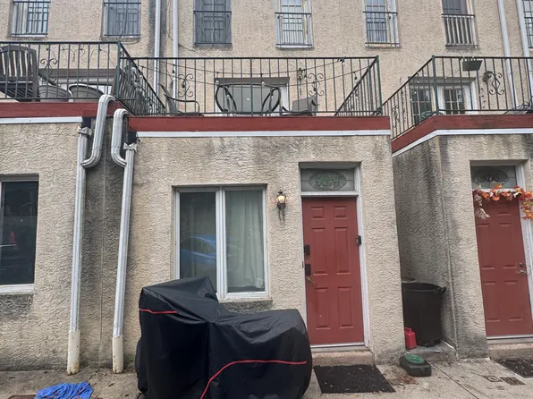 4714 Alden Walk, Philadelphia, PA 19127