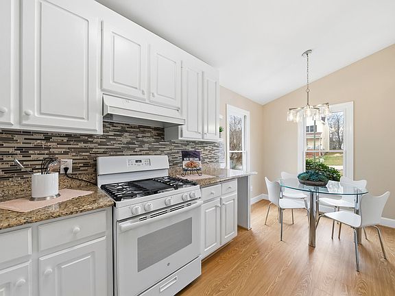 4th image of 1944 Talamore Ct