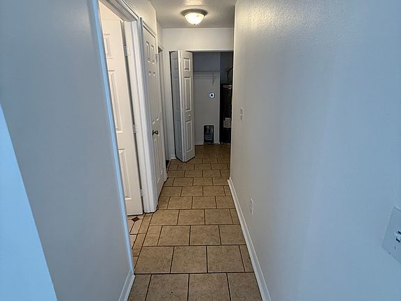 5th image of 1807 E Curtis Ave