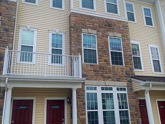 3rd image of 10 Wisteria Ln