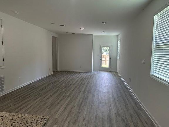 4th image of 3372 Bellwick Bay Dr