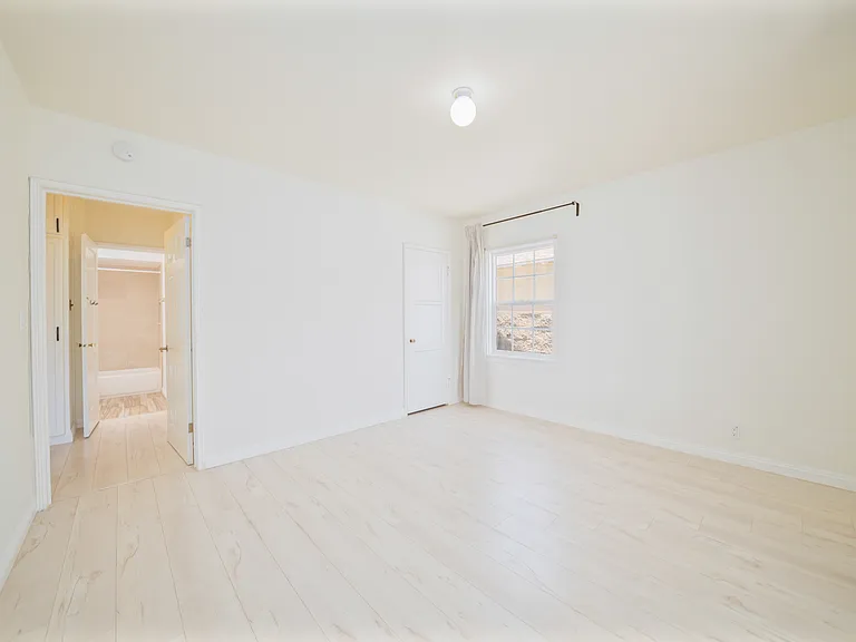 349 E Newman Ave #A — Photo 18