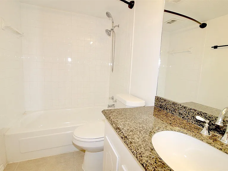 2121 Fountain View Dr #18H — Photo 5
