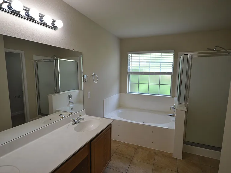 1803 Warwick Cv — Photo 19