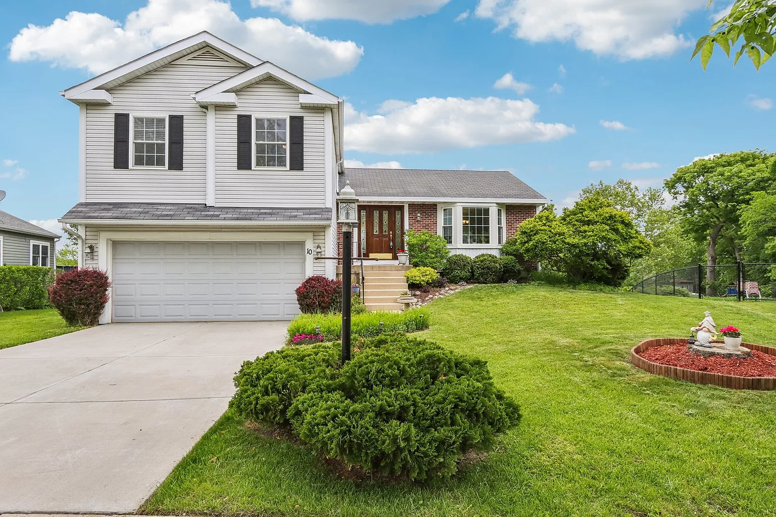 10 Sheffield Ct photo 1