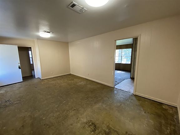 4th image of 427 Gardenia Ave