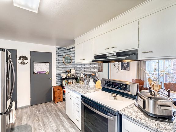 5th image of 3537 Oas Drive W