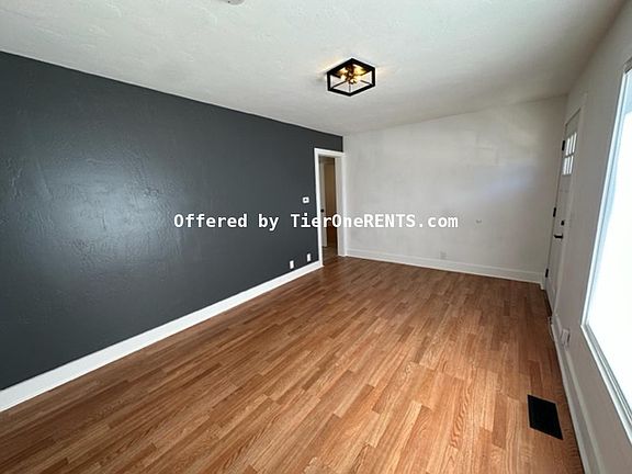 4th image of 32 W Grove Ave