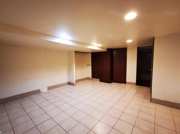 515 Sanger St, Philadelphia, PA 19120