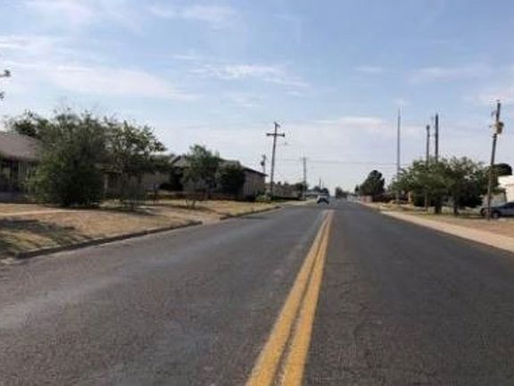 Exterior Neighborhood (street photo)