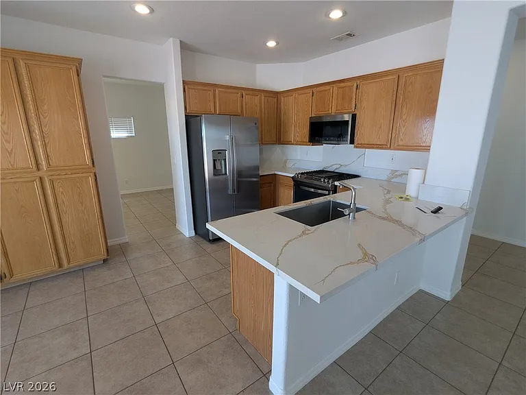 1016 Royal Plum Ln — Photo 3