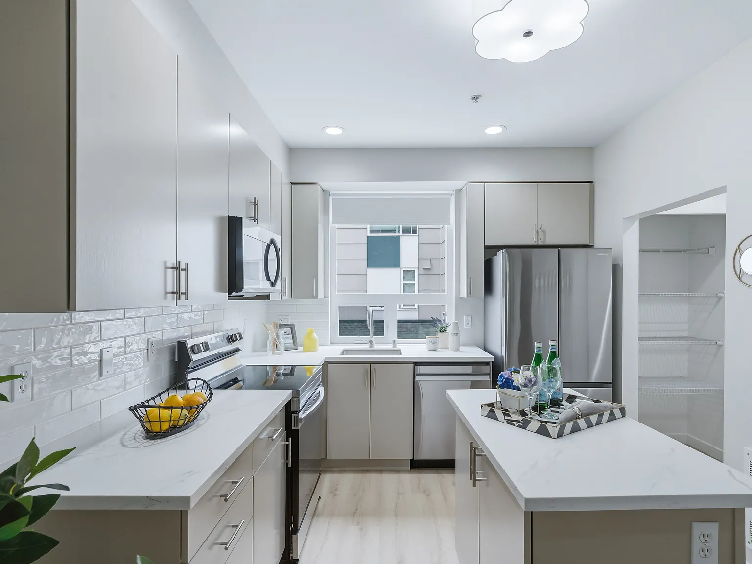 2 bed, 1292 sqft, $3,400 — Photo 3