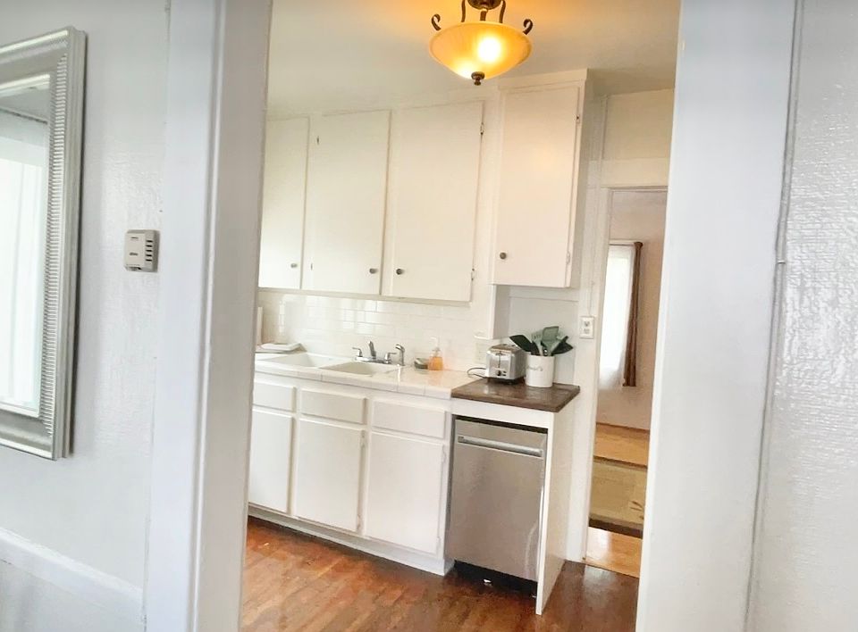 1st image of 7710 Romaine St #3