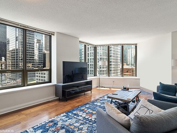 3rd image of 400 N La Salle Dr APT 1204