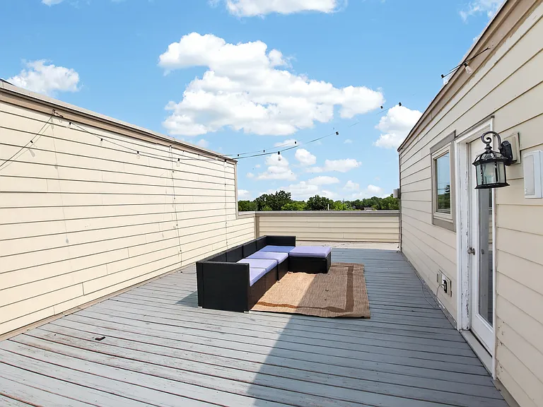 10933 Detroit Ave — Photo 25
