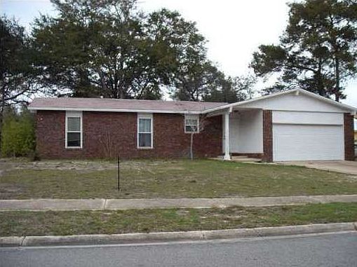2nd image of 805 Darlington Ct