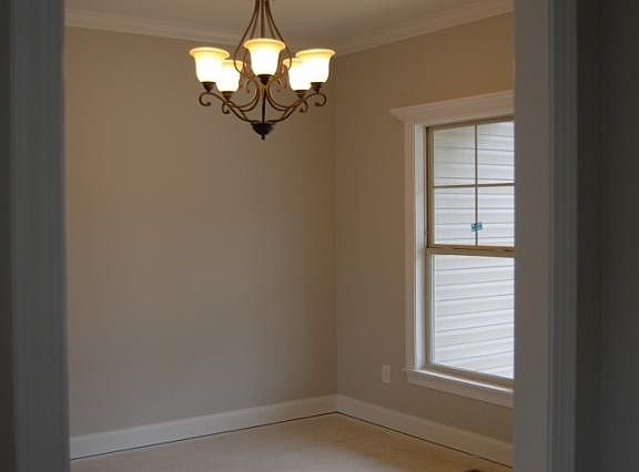 3rd image of 47 Woodland Cove Cir