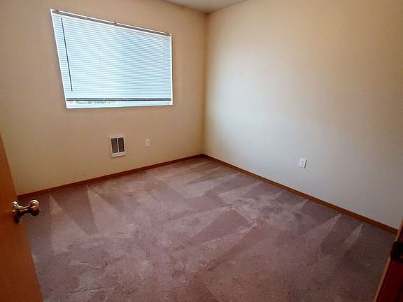 5th image of 402 W 6th St #302