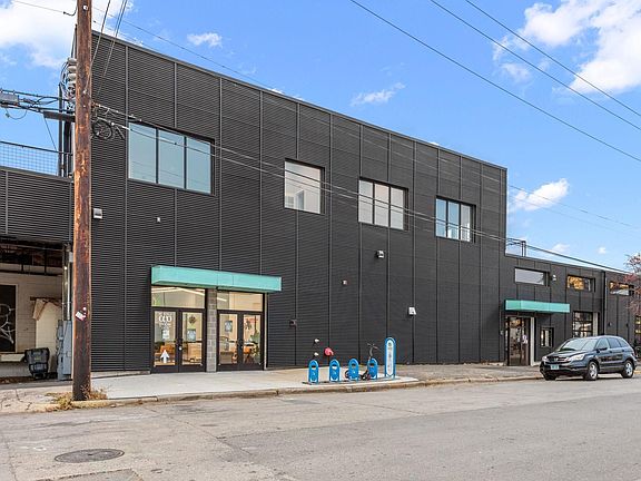 4th image of 801 9th St SE #222