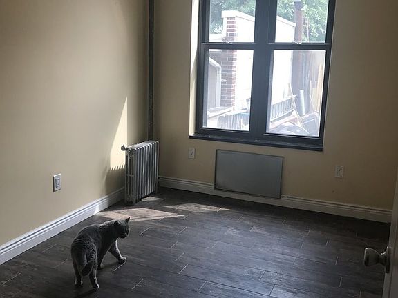5th image of 2591 44th St