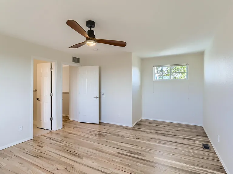 5702 Blue Mountain Cir — Photo 13