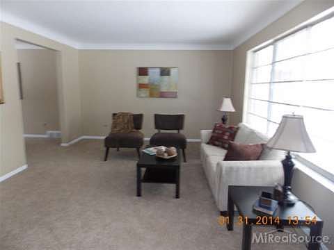 5th image of 47782 Sonnett Dr