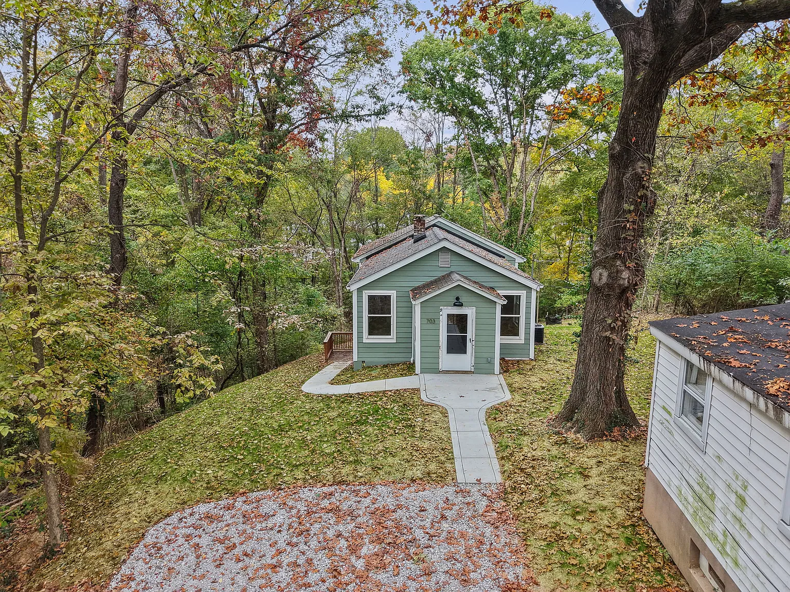 4 bed, 1254 sqft, $2,000 — Photo 3
