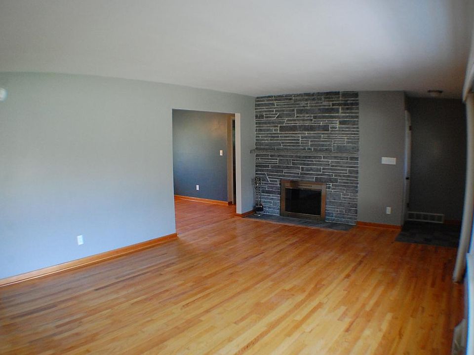 Living room with natural fireplace