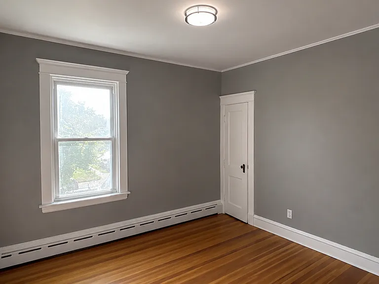 135-137 Clara St #135 — Photo 11