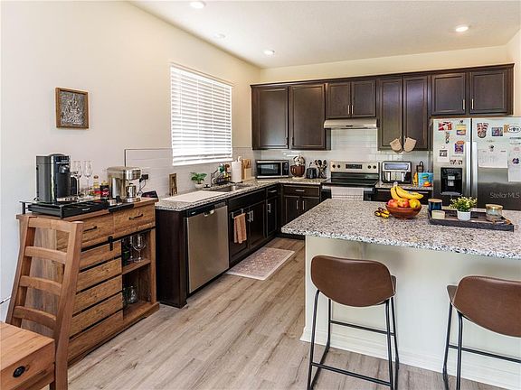 5th image of 37501 Williamette Way