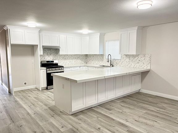 4th image of 801 E Hood Ave