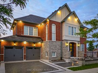 102 Monkton Cir, Brampton, ON L6Y5Z5