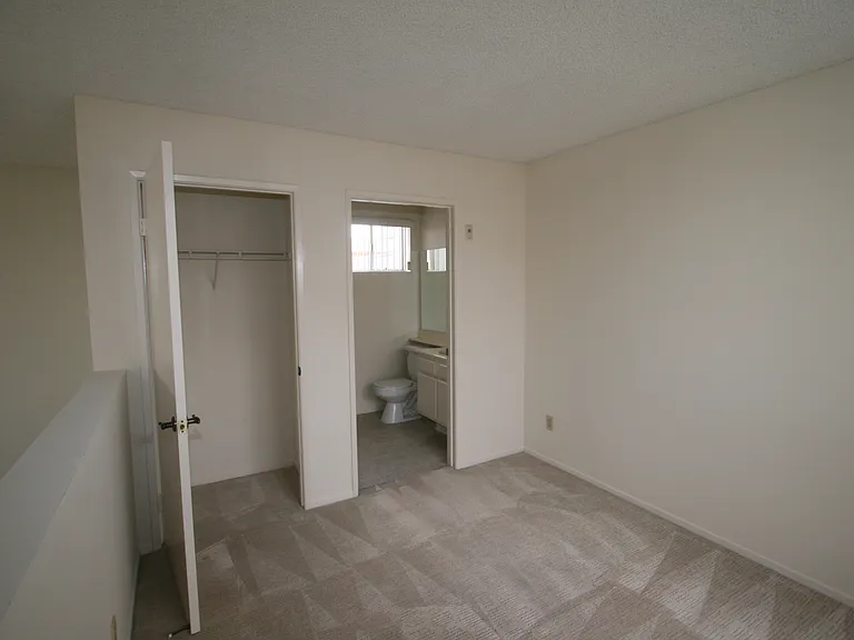 3637 Clarington Ave #213 — Photo 72