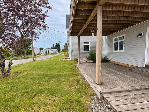 3rd image of 27 Old House Point Road