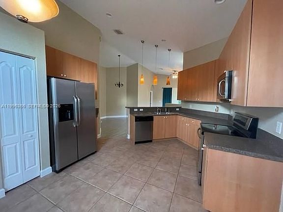 5th image of 1837 NE 37th Pl #1837