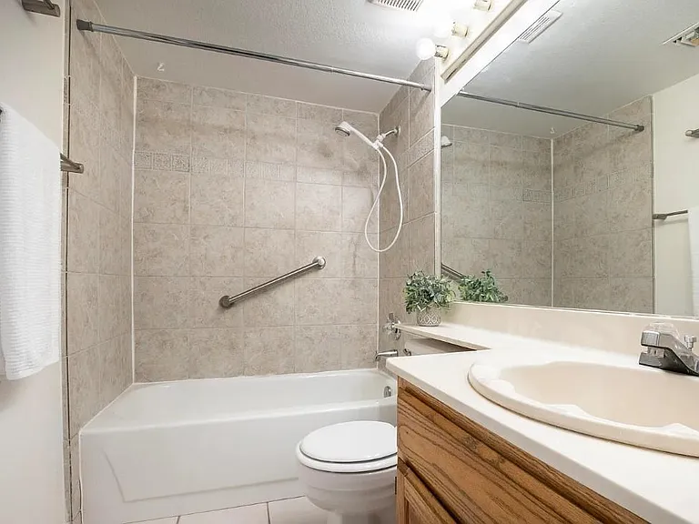 15402 N 28th St #123 — Photo 4
