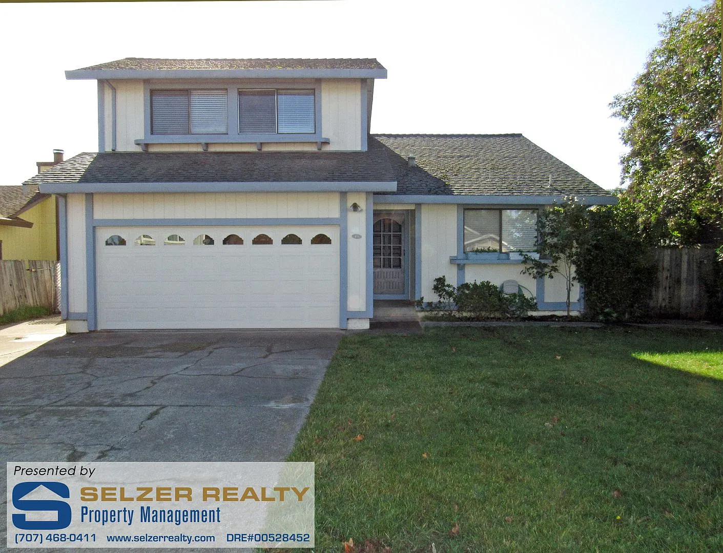 Comfortable 3 bd. home w/ inground pool near schools, parks, & shopping! — Photo 1
