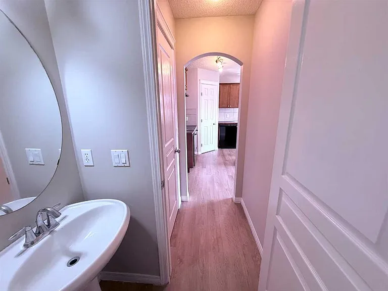 952 Taradale Dr NE — Photo 9