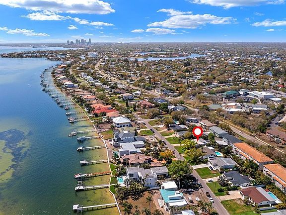 3rd image of 4540 BAYSHORE BOULEVARD NE