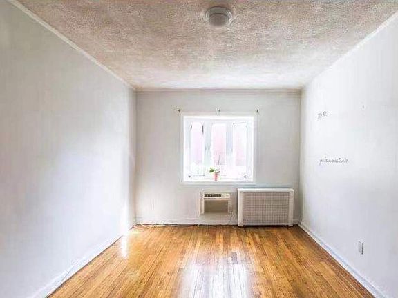 3rd image of 16318 59th Ave Unit 1